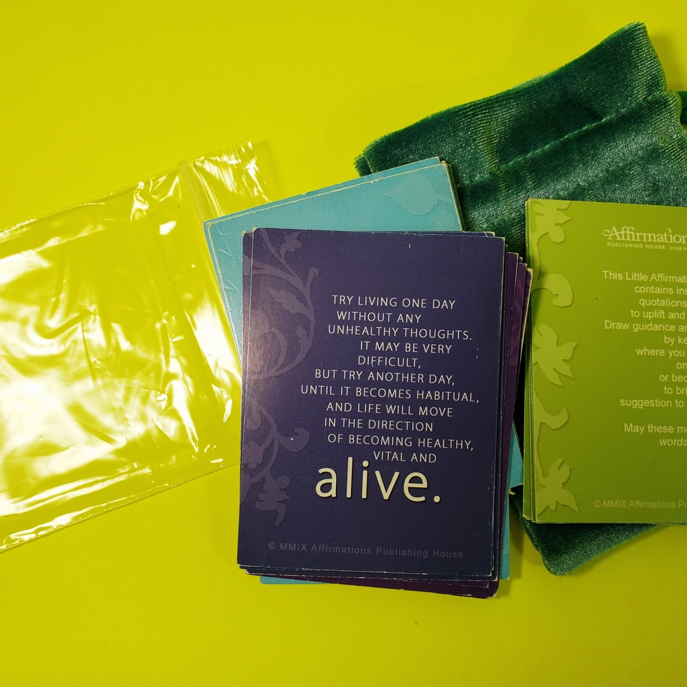 Affirmation Card Set with Velvet Pouch - Turquoise Velvet